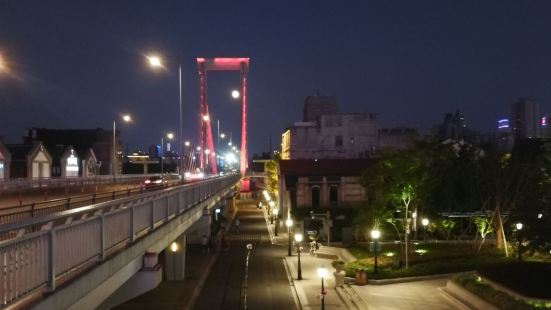 甬江大桥在宁波老外滩边上，可以直接走上去，桥上有步行道，站在