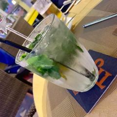 Yellow Beach Cafe User Photo