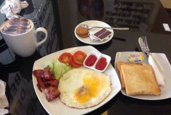 Bemo Corner Coffee Shop User Photo