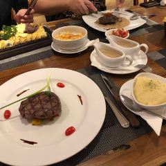 Beefeater Steak House and Pub 여행 사진