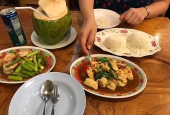 Song Pee Nong 2 User Photo