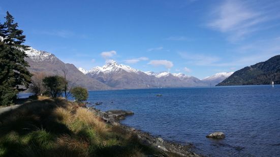 步道旅行是新西兰旅游一大特色，悠闲但绝对不乏味，反面很精彩。