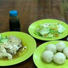 Hoe Kee Chicken Rice Ball User Photo