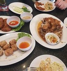 Moom Aroi Na Kluea用戶圖片