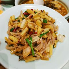 Jiangchengxiaoguanshannanmamacai•quanqiulvxingcan (saige) User Photo