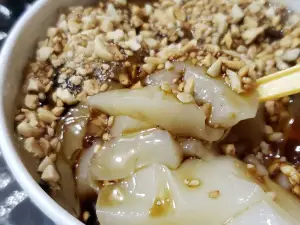 高县何氏黑凉粉凉糕