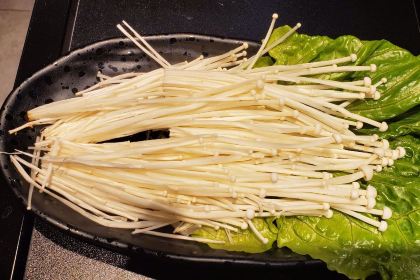 三不牛腩·牛腩刀叉养生火锅(摩尔城中商百货店)