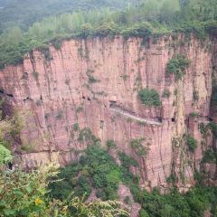 崖上人家 User Photo