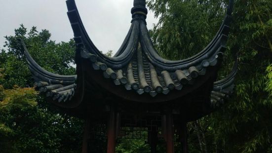 江阴适园是江阴最出名的园林了，亭台楼阁非常的漂亮的，正好是下