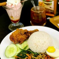 Hoe Kee Chicken Rice Ball User Photo
