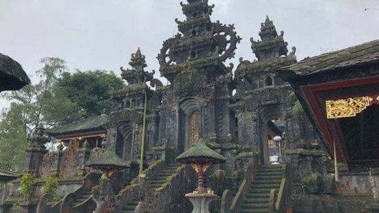 布撒基廟是巴厘島最重要的寺廟之一，被稱為&ldquo;母廟&