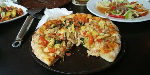 Homemade Pizza & Steaks, Ban Chang