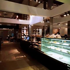 BROWN Coffee and Bakery User Photo