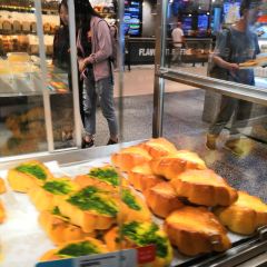 POINT ET LIGNE User Photo