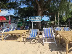 Ton-Aor on The Beach