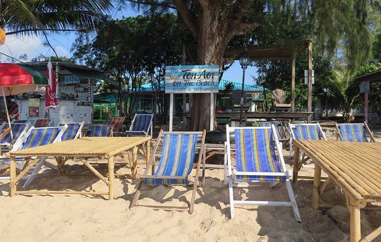 Ton-Aor on The Beach