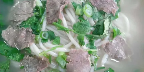 美味牛肉湯麻辣燙
