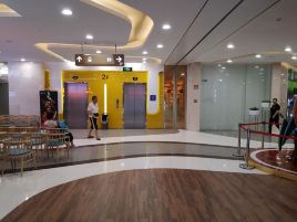 万联购物中心(松滋店)