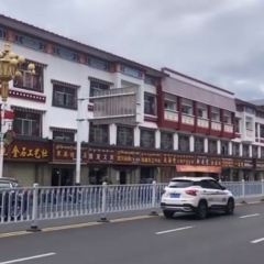 Cuihua Stone Pot Restaurant with Local features User Photo