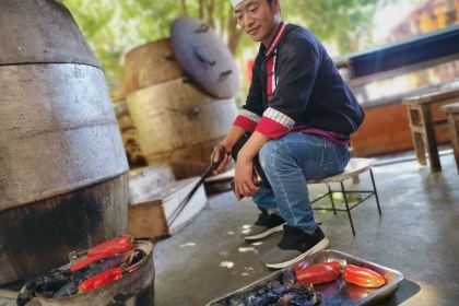 彝族传统风味饭店