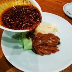 Jiangchengxiaoguanshannanmamacai•quanqiulvxingcan (saige) User Photo