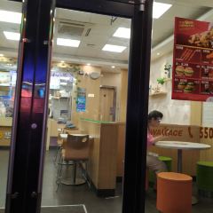 华莱士·全鸡汉堡(寿宁胜利店) User Photo