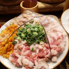 帅巴人舅母子腊蹄民俗村 User Photo