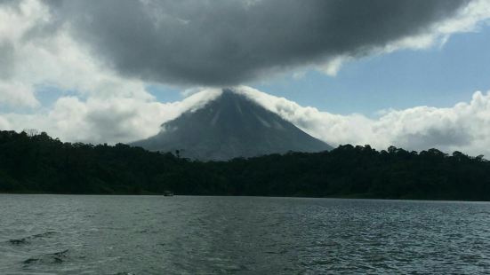 哥斯达黎加的阿雷纳火山国家公园是哥斯达黎加最好玩的自然景观。