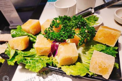 三不牛腩·牛腩刀叉养生火锅(摩尔城中商百货店)