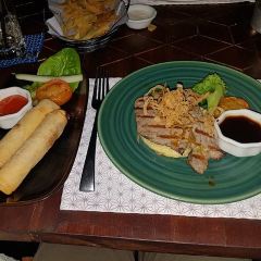 Mangoes Bar & Grill User Photo