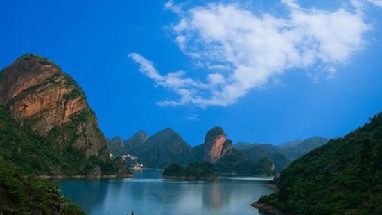 江西省上饶市九仙湖，位于上饶市广丰区境内，碧波万顷，风光旖旎