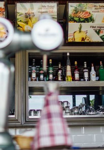 De'Grill Bar & Bristro Restatrant