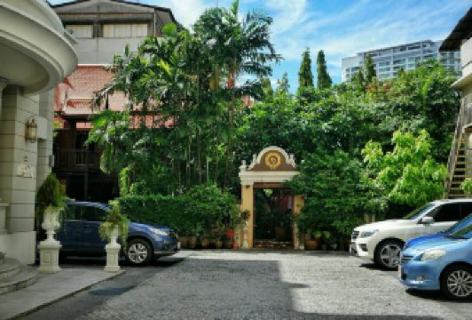 RUEN URAI FINE THAI CUISINE User Photo