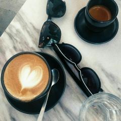 Hands and Heart 여행 사진