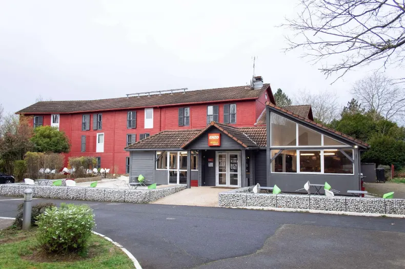 恩佐崔普斯凡爾賽基里亞德直營飯店