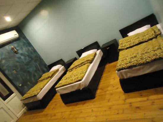 Freedom Hostel Room Type - Bed in 5 Beds Mixed Dormitory Room ( Non Arab Non Egyptian )
