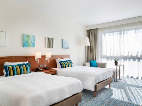 Courtyard by Marriott Brussels - Tap to explore photos