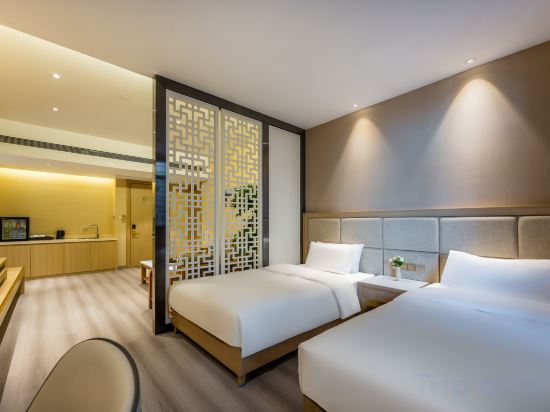 Rezen-hotel Room Type - Deluxe Family Suite