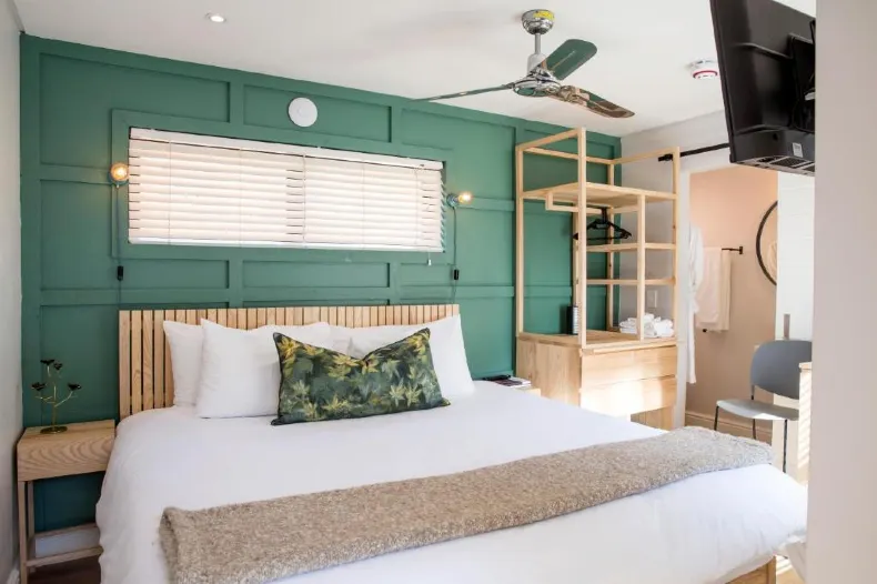 Antrim House by Totalstay