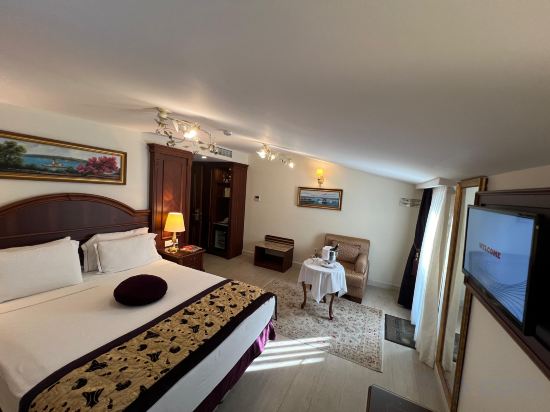 GLK PREMIER Regency Suites & Spa Room Type - Superior Room