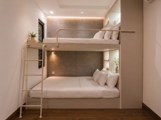 A Danang Beach Hotel Room Type - Bunk Room No Window
