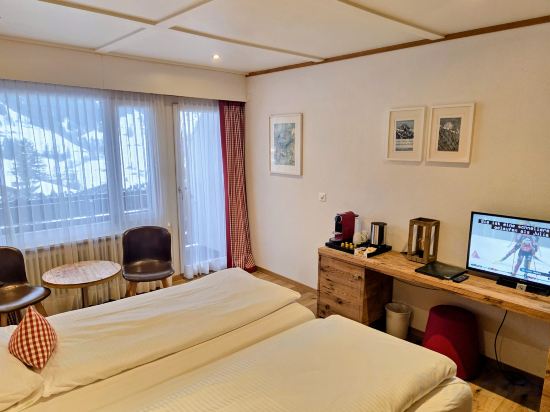 Hotel Bernerhof Grindelwald Room Type - Deluxe Double Room - Eiger View Hotel Bernerhof Grindelwald Room Type - Deluxe Double Room - Eiger View