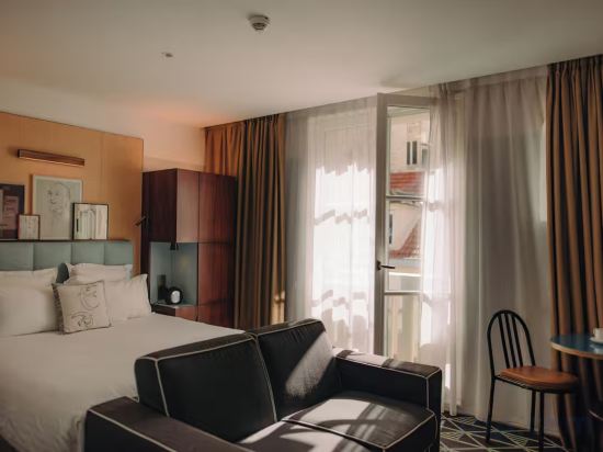 Hôtel Eiffel Blomet Room Type - Family Room - 2 Classic Connected - with Pool Access Hôtel Eiffel Blomet Room Type - Family Room - 2 Classic Connected - with Pool Access