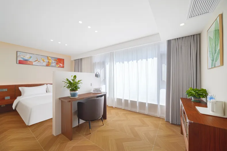 Open Vine Light Luxury Hotel (Huangshan Scenic Area South Gate Transfer Center Store)