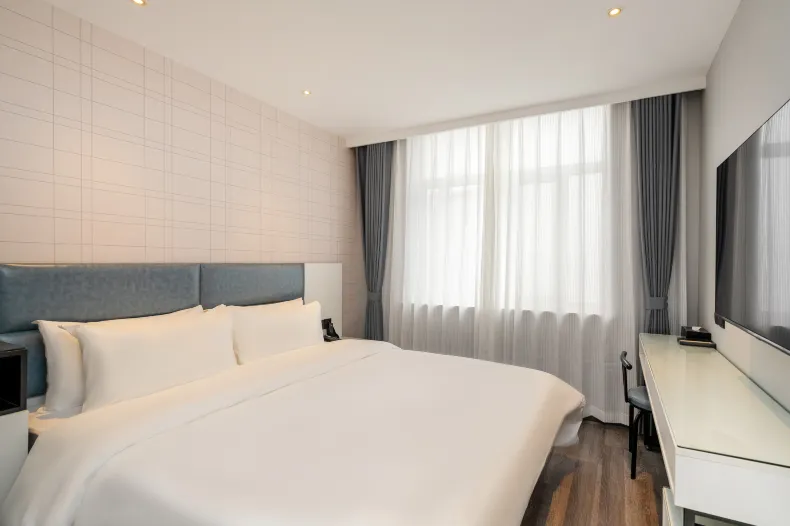 Ease Hotel (Shanghai Siping Road Tongji University)