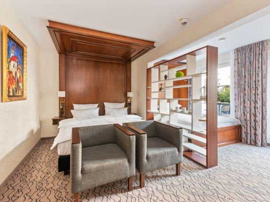 AdvaStay by KING's Room Type - Superior Family Room AdvaStay by KING's Room Type - Superior Family Room