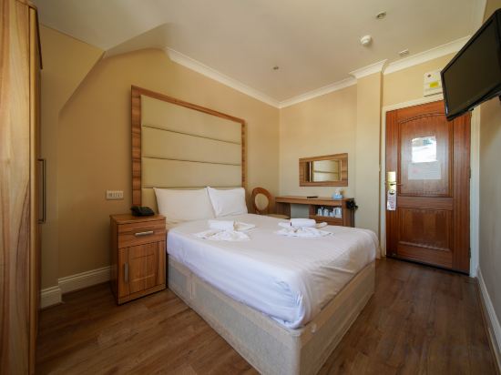 Royal Eagle Hotel Room Type - Standard Double Room