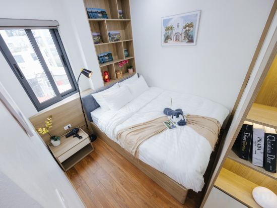 Crescendo Unique Studio Room Type - One Bedroom Premier Apartment