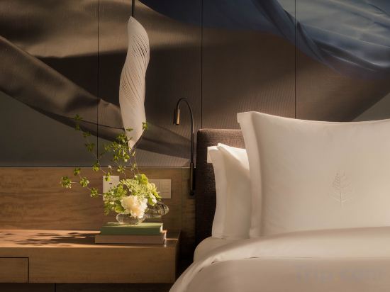 Four Seasons Hotel Tokyo at Otemachi Room Type - Superior City View King