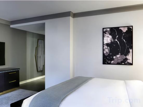 The Gwen, a Luxury Collection Hotel, Michigan Avenue Chicago - Tap to explore photos